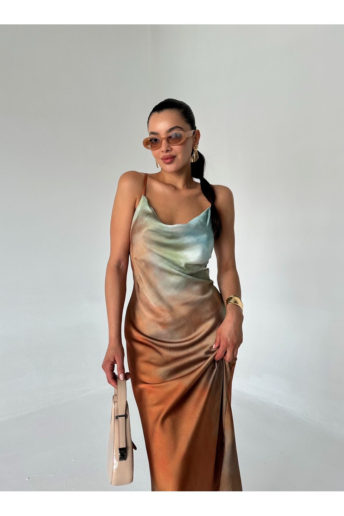 Robe slingue mi-longue sans manches pour femmes