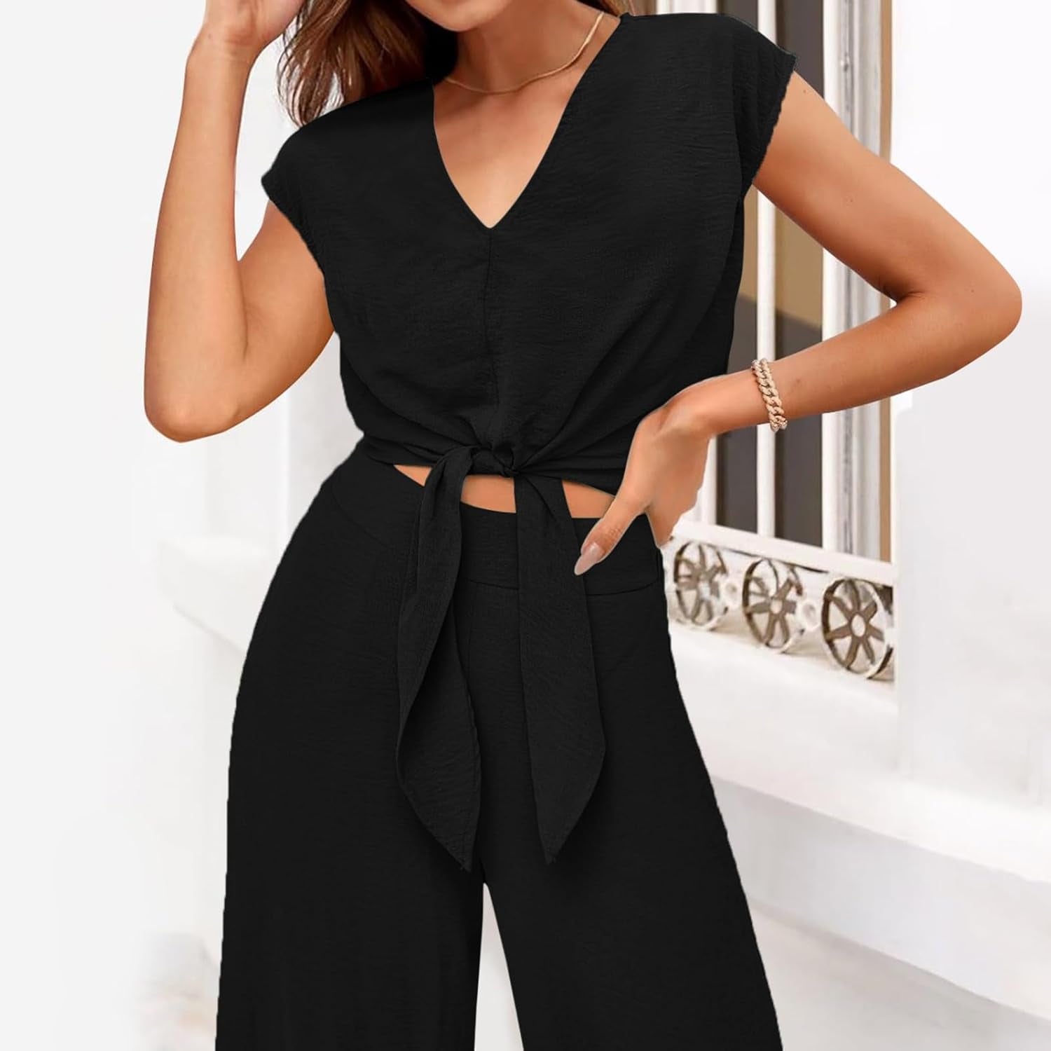 Women's Pants and Top Set - Bow &amp; Laces - V-Neck - Short Sleeves - Elegant Office Outfit