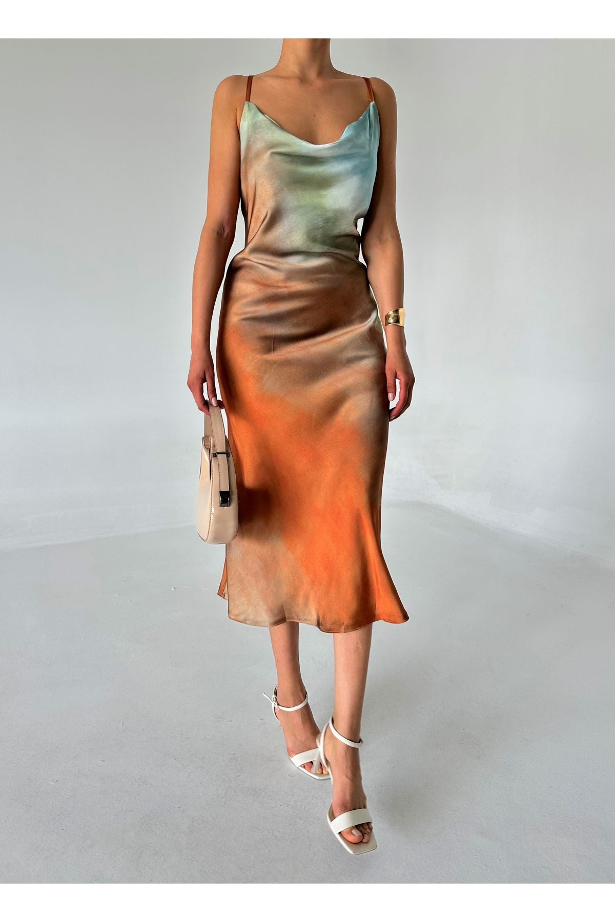 Robe slingue mi-longue sans manches pour femmes