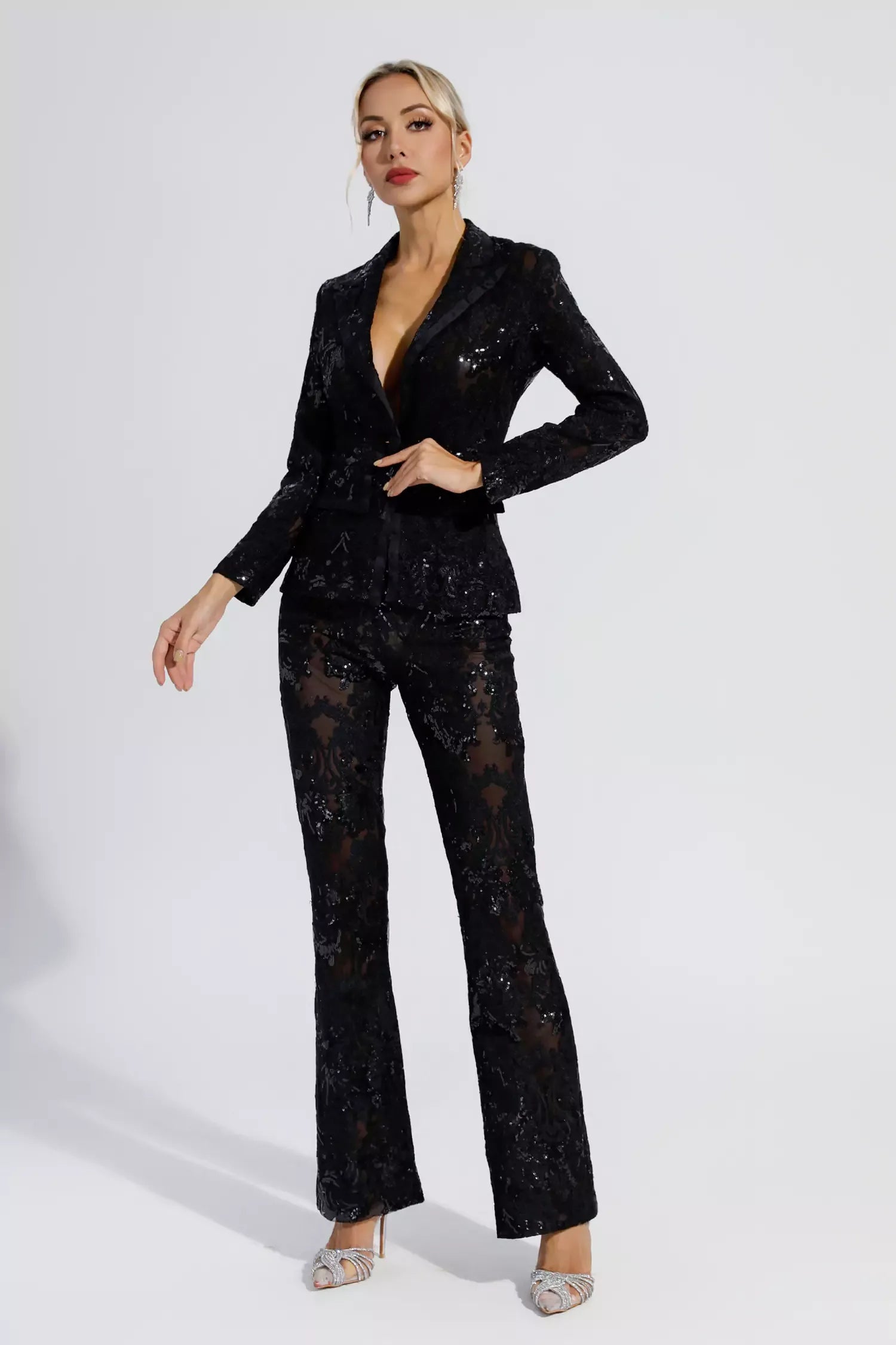Ensemble 2 Pièces Dentelle Blanche - Découpes - Blazer et Pantalon Évasé à Sequins - Tenue Femme Streetwear